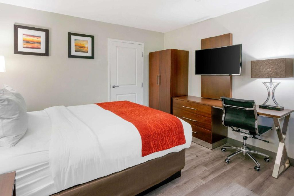 Antioch Inn & Suites - Guest Room