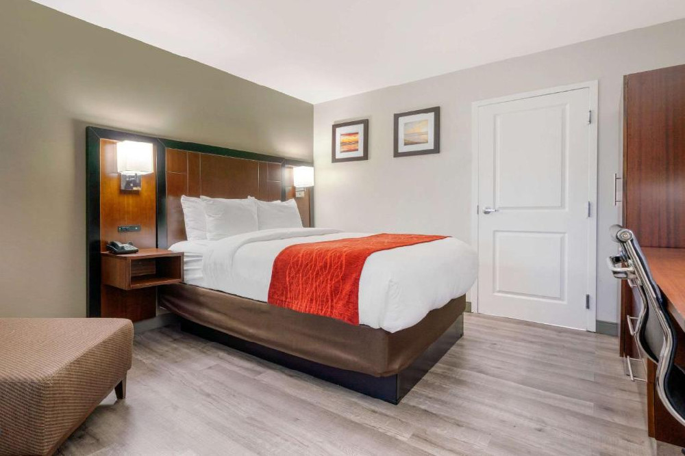 Antioch Inn & Suites - Guest Room